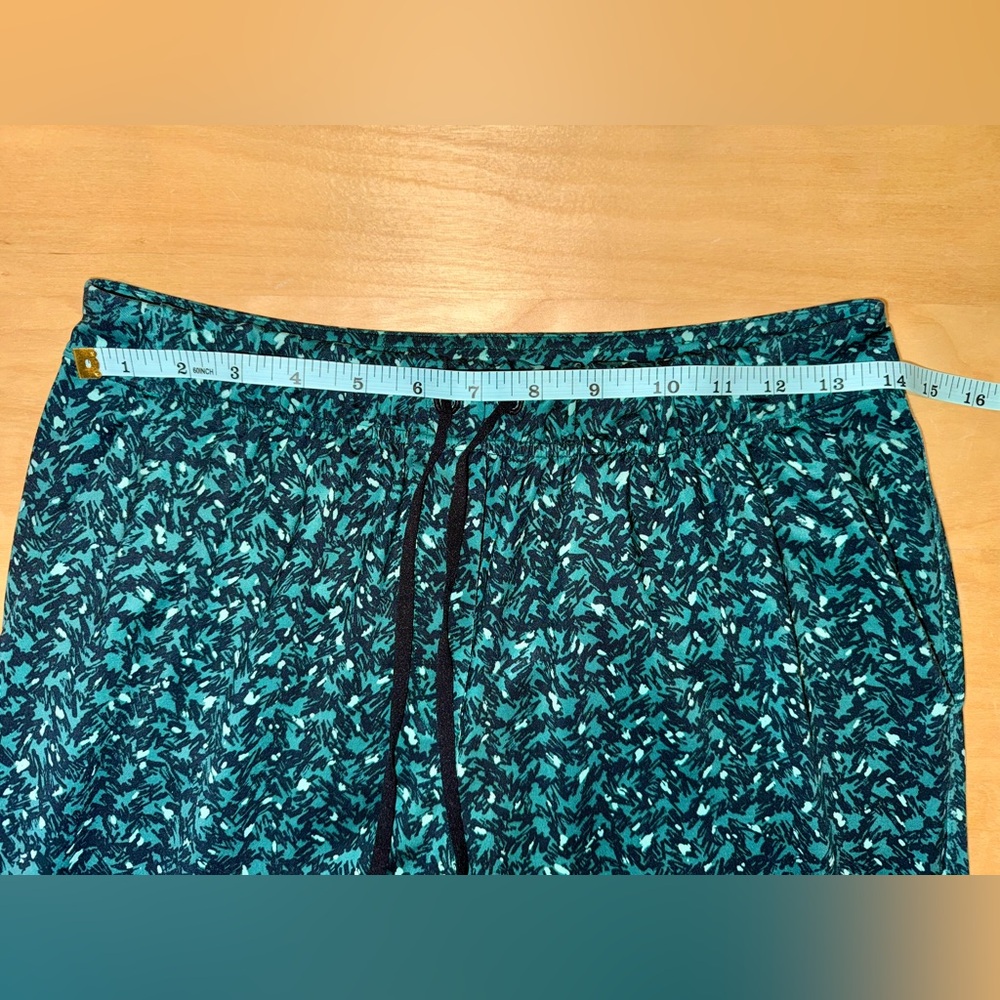 Lululemon Jet Crop (Slim) *Luxtreme Mountain Peaks Black Forage Teal - Picture 6 of 14